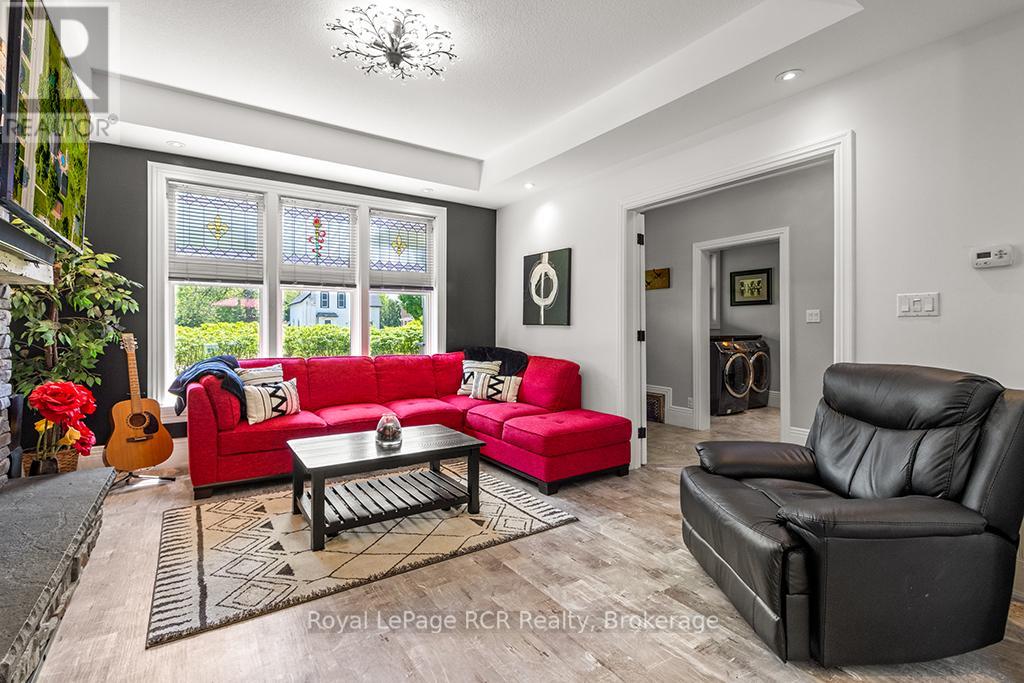 136 Queen Street W, South Bruce Peninsula, Ontario  N0H 1P0 - Photo 12 - X12357722