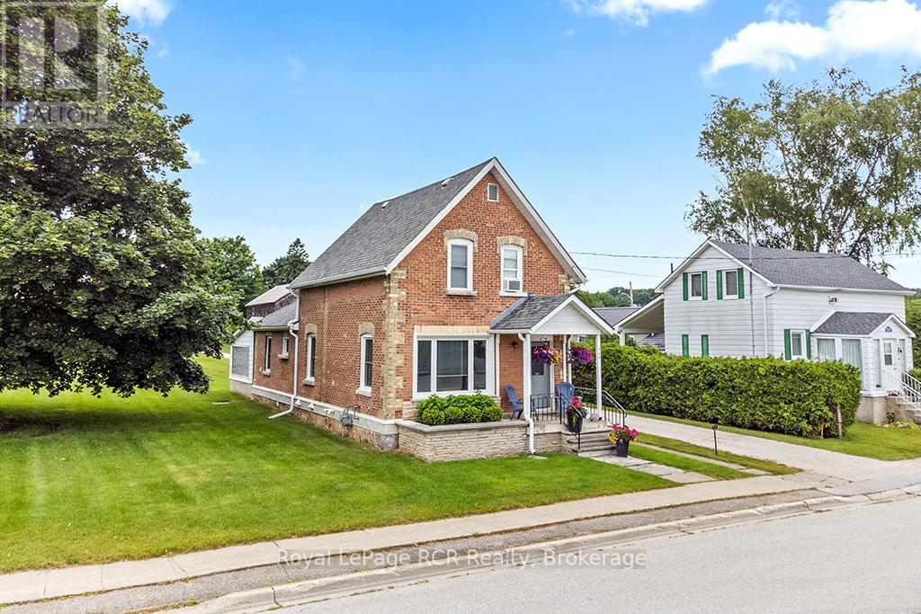 524 Scott Street, South Bruce Peninsula, Ontario  N0H 2T0 - Photo 2 - X12391790