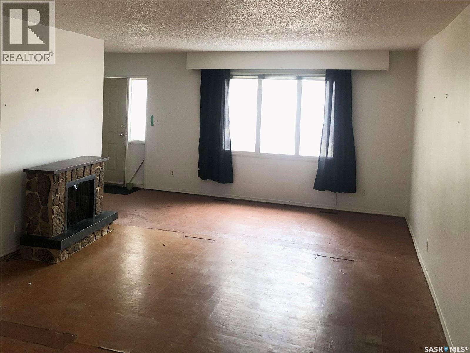 807 29th Street W, Saskatoon, Saskatchewan  S7L 0N2 - Photo 3 - SK018487