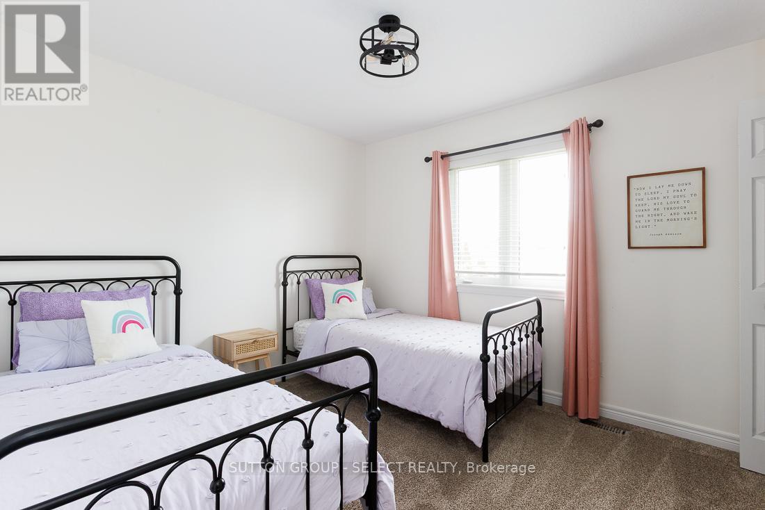 382 Plane Tree Drive, London North, Ontario  N6G 5J4 - Photo 24 - X12409621