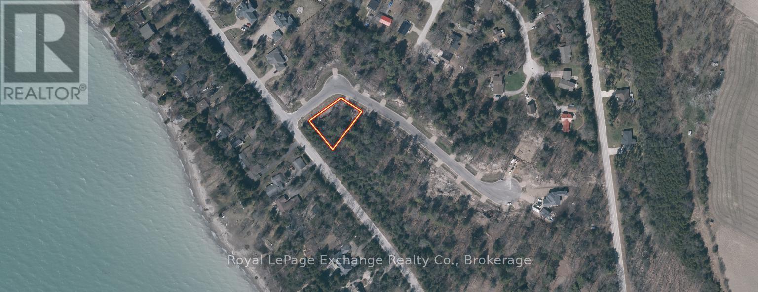 4 Sunset Place, Huron-Kinloss, Ontario  N0G 2R0 - Photo 3 - X12409597