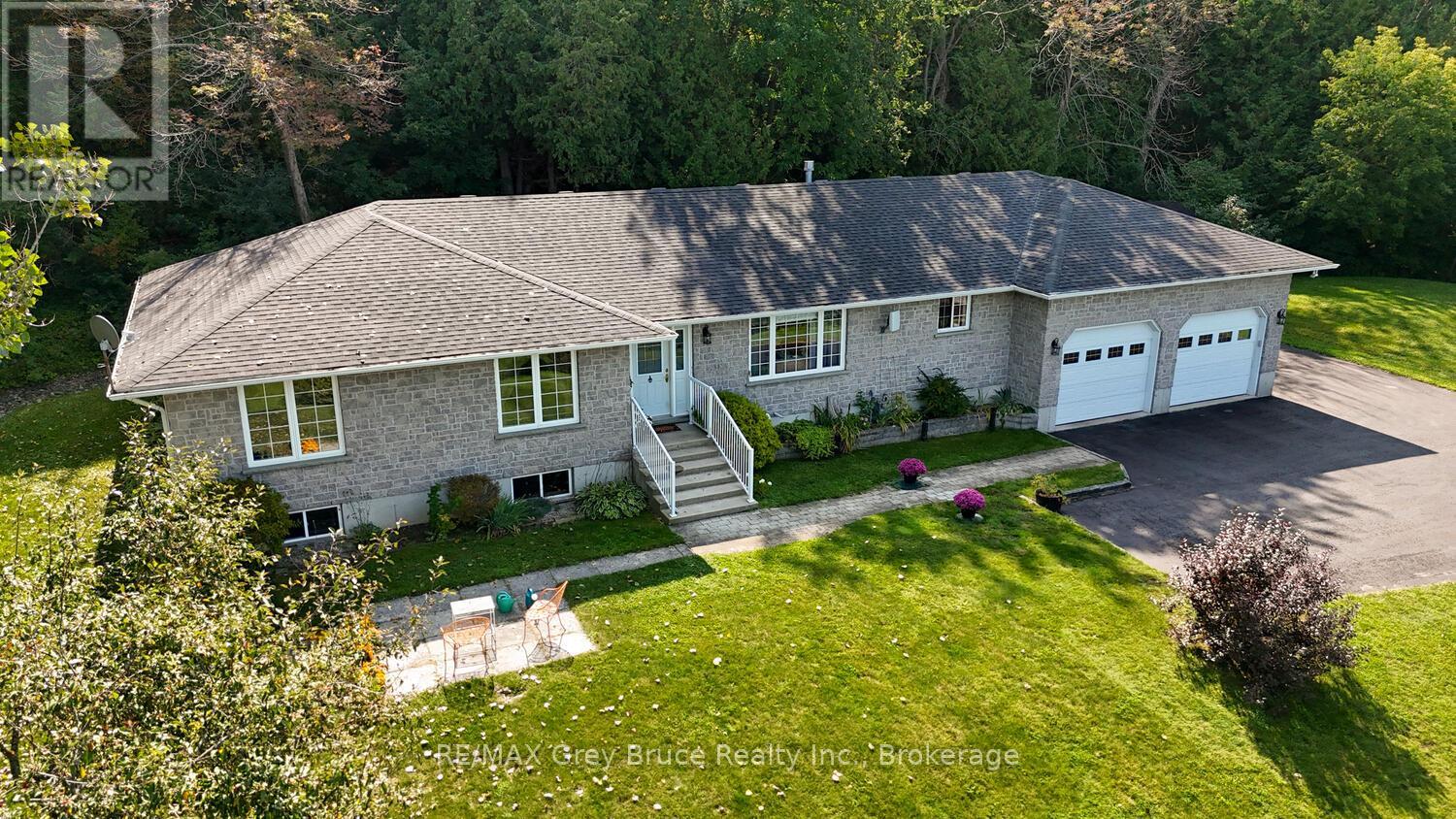 501204 GREY 1 ROAD, Georgian Bluffs, Ontario