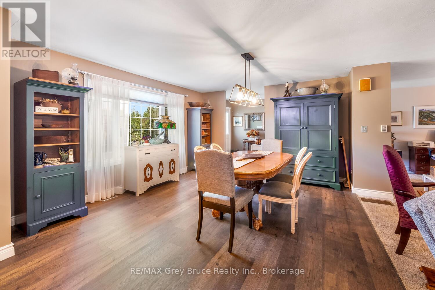 501204 Grey 1 Road, Georgian Bluffs, Ontario  N0H 2T0 - Photo 6 - X12409600