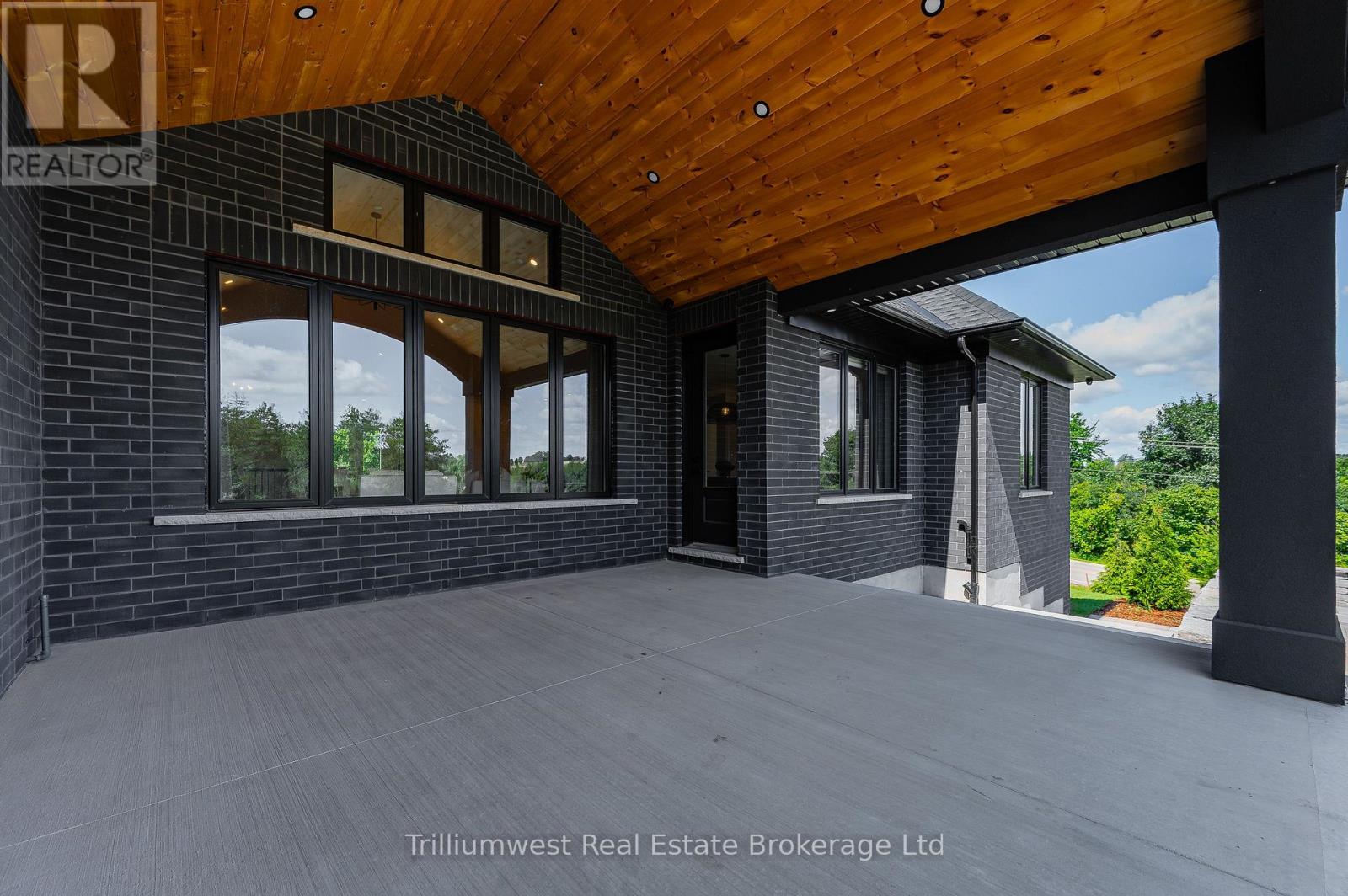 10 Inverhill Road, Centre Wellington, Ontario  N0B 1B0 - Photo 39 - X12409677