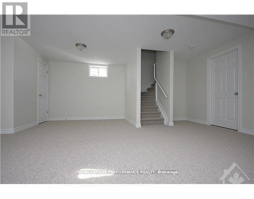 8164 Jeanne D'arc Boulevard, Ottawa, Ontario  K1E 2H5 - Photo 3 - X12409561