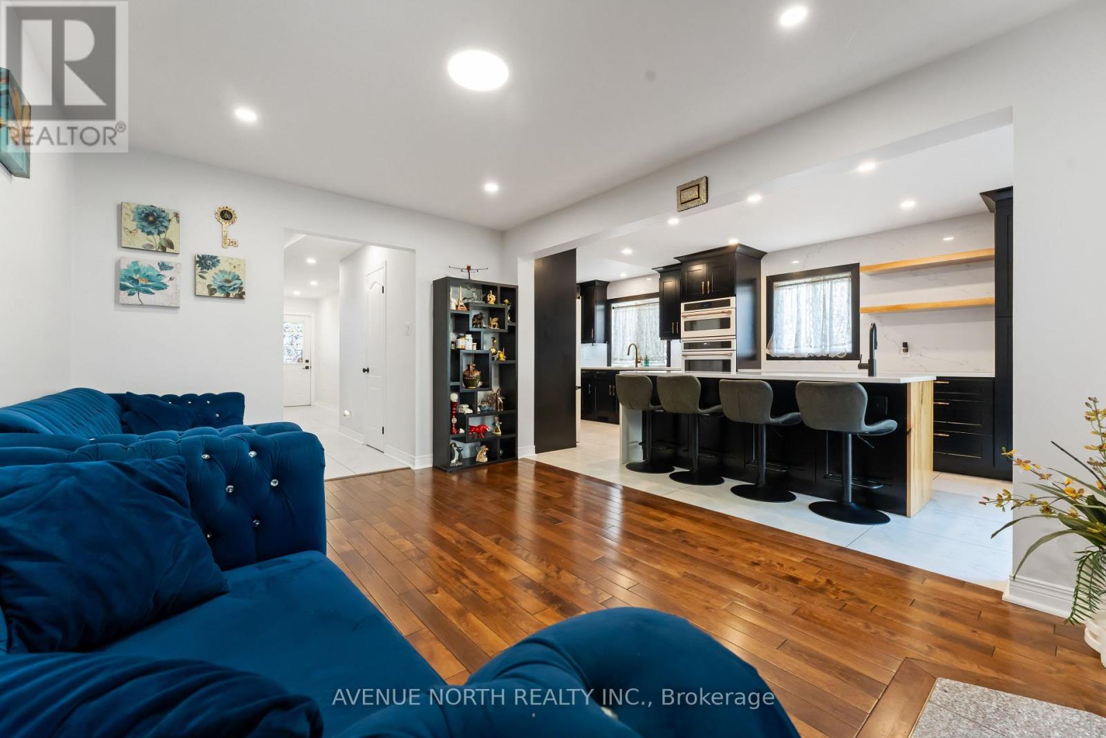 33 Sarrazin Way, Ottawa, Ontario  K2J 4A5 - Photo 9 - X12409609