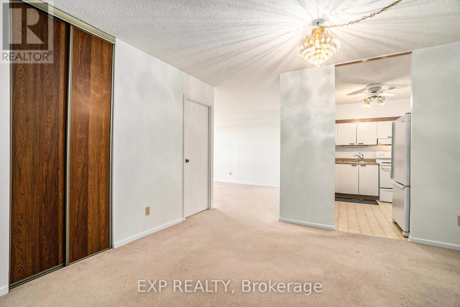 408 - 900 Dynes Road, Ottawa, Ontario  K2C 3L6 - Photo 4 - X12409618