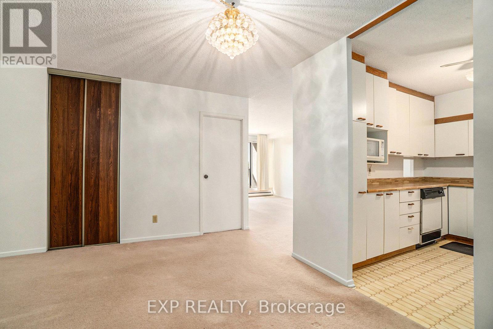 408 - 900 Dynes Road, Ottawa, Ontario  K2C 3L6 - Photo 5 - X12409618