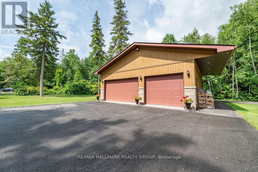 206 Deerwood Drive, Ottawa, Ontario  K0A 2H0 - Photo 28 - X12409662