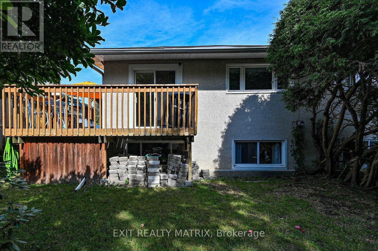 90 Chesterton Drive, Ottawa, Ontario  K2E 5T6 - Photo 29 - X12409674