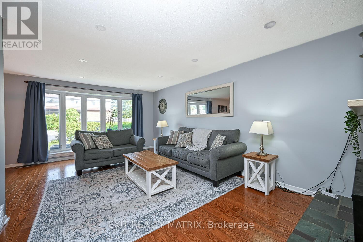 90 Chesterton Drive, Ottawa, Ontario  K2E 5T6 - Photo 3 - X12409674