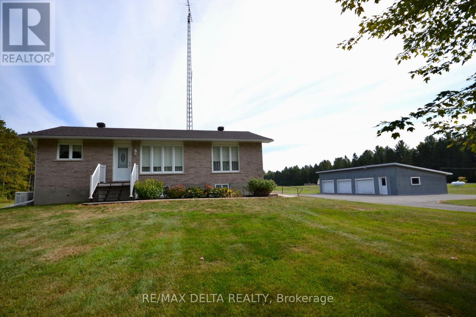 4725 Champlain Street, Clarence-Rockland, Ontario  K0A 1E0 - Photo 15 - X12409704