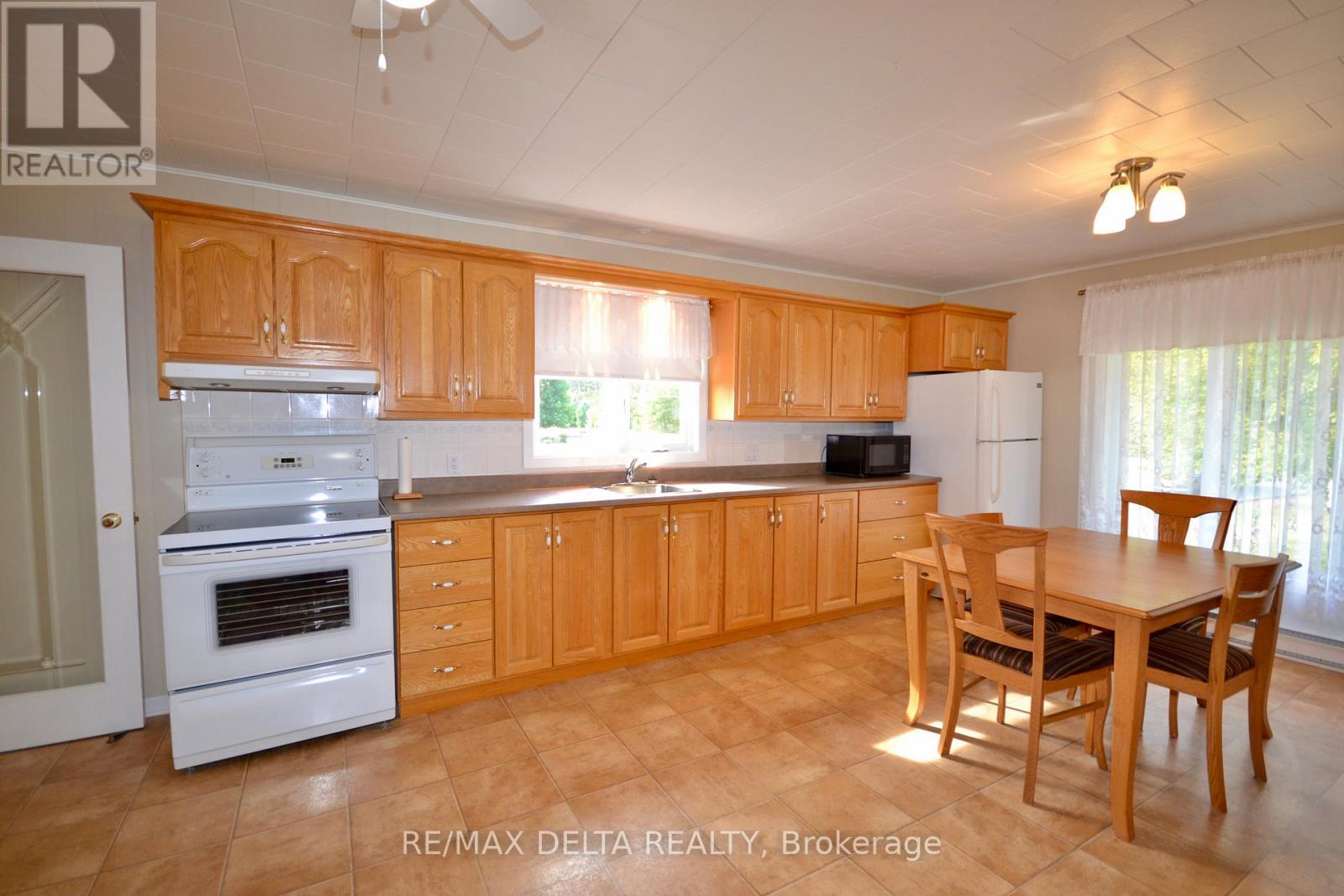 4725 Champlain Street, Clarence-Rockland, Ontario  K0A 1E0 - Photo 4 - X12409704