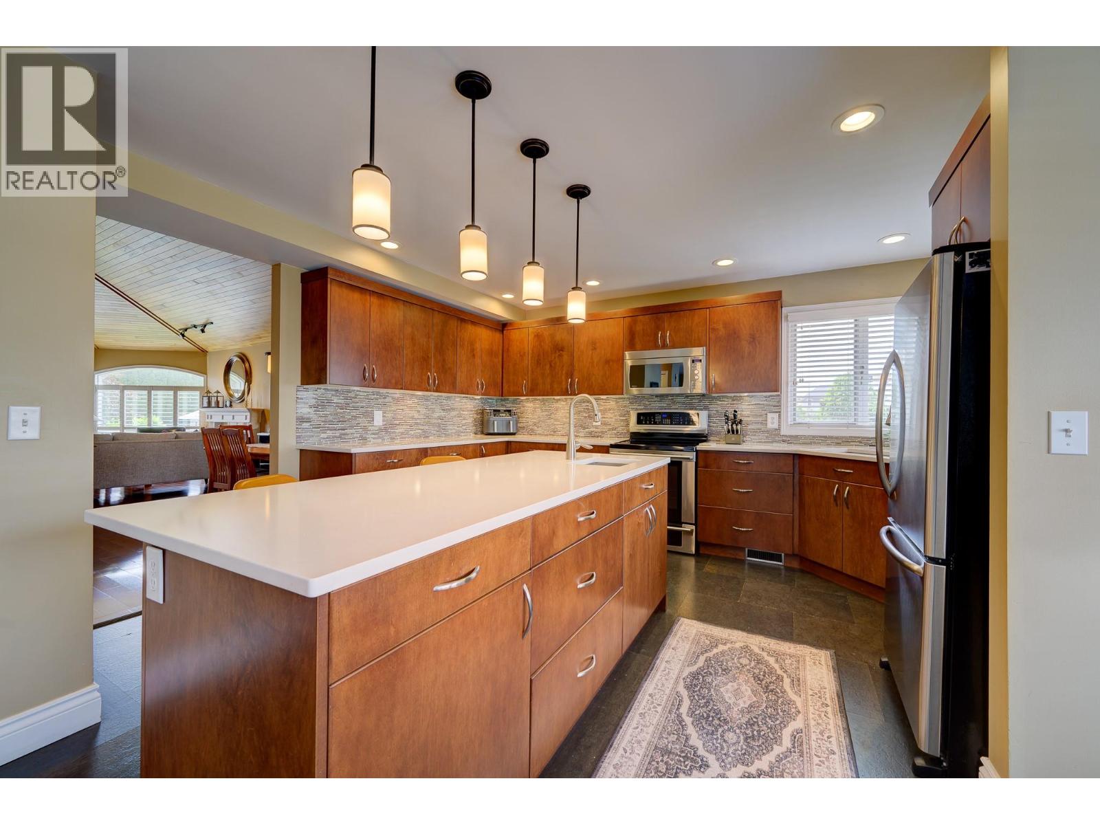 1530 Hartford Avenue, Kamloops, British Columbia  V2B 8J1 - Photo 4 - 10363258