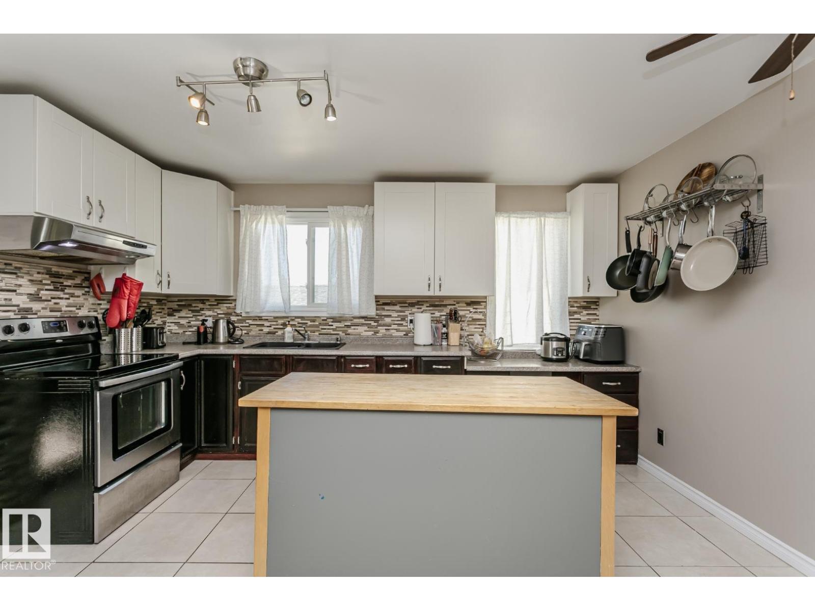 3520 33 Av Nw, Edmonton, Alberta  T6L 5G6 - Photo 12 - E4458124