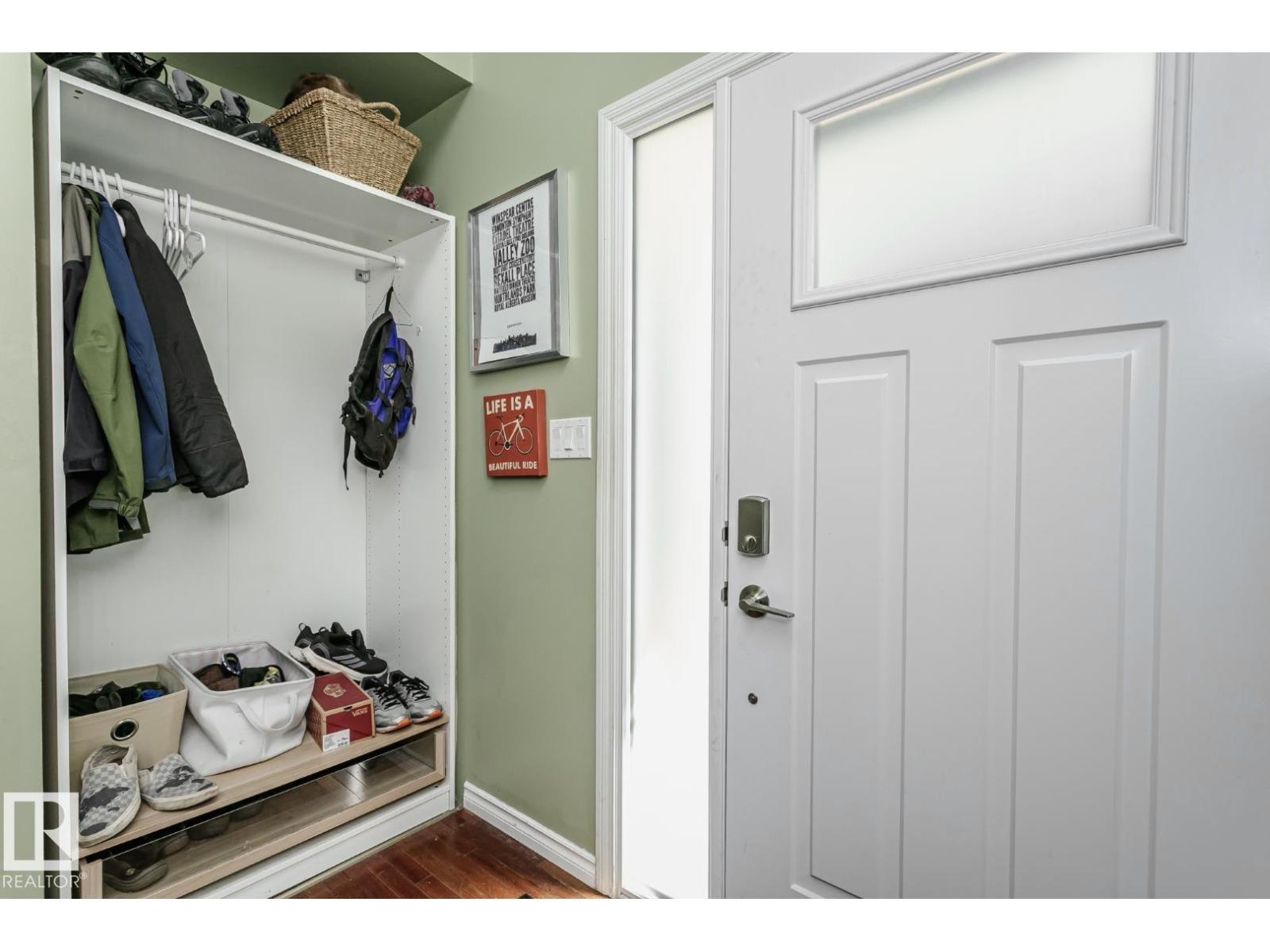 3520 33 Av Nw, Edmonton, Alberta  T6L 5G6 - Photo 2 - E4458124