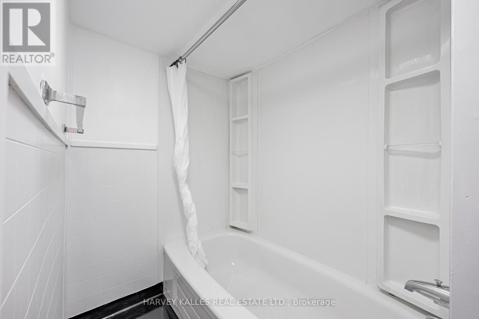 121 Blantyre Avenue, Toronto, Ontario  M1N 2R6 - Photo 9 - E12409510