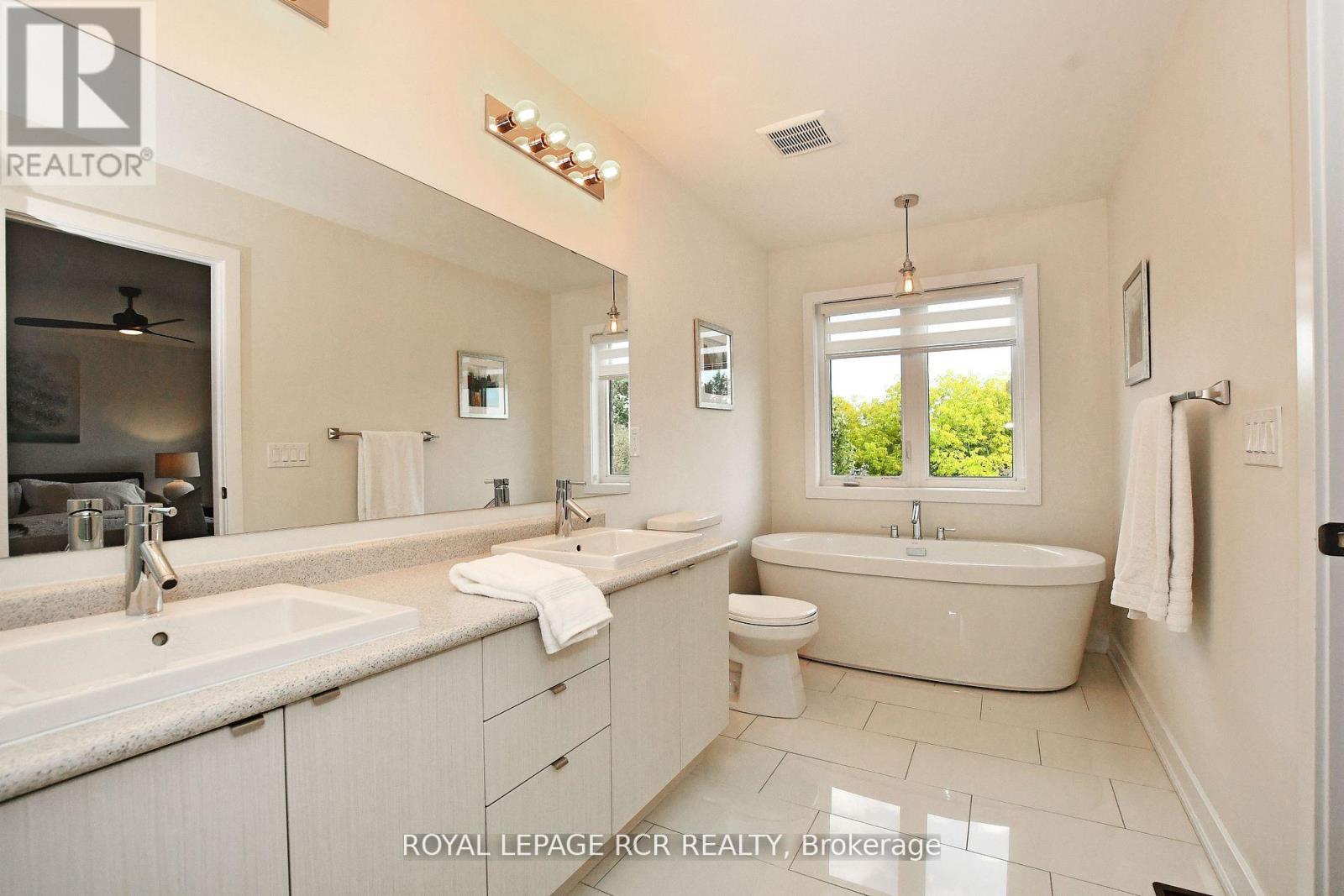 65 Anchusa Drive, Richmond Hill, Ontario  L4E 1C6 - Photo 19 - N12409461