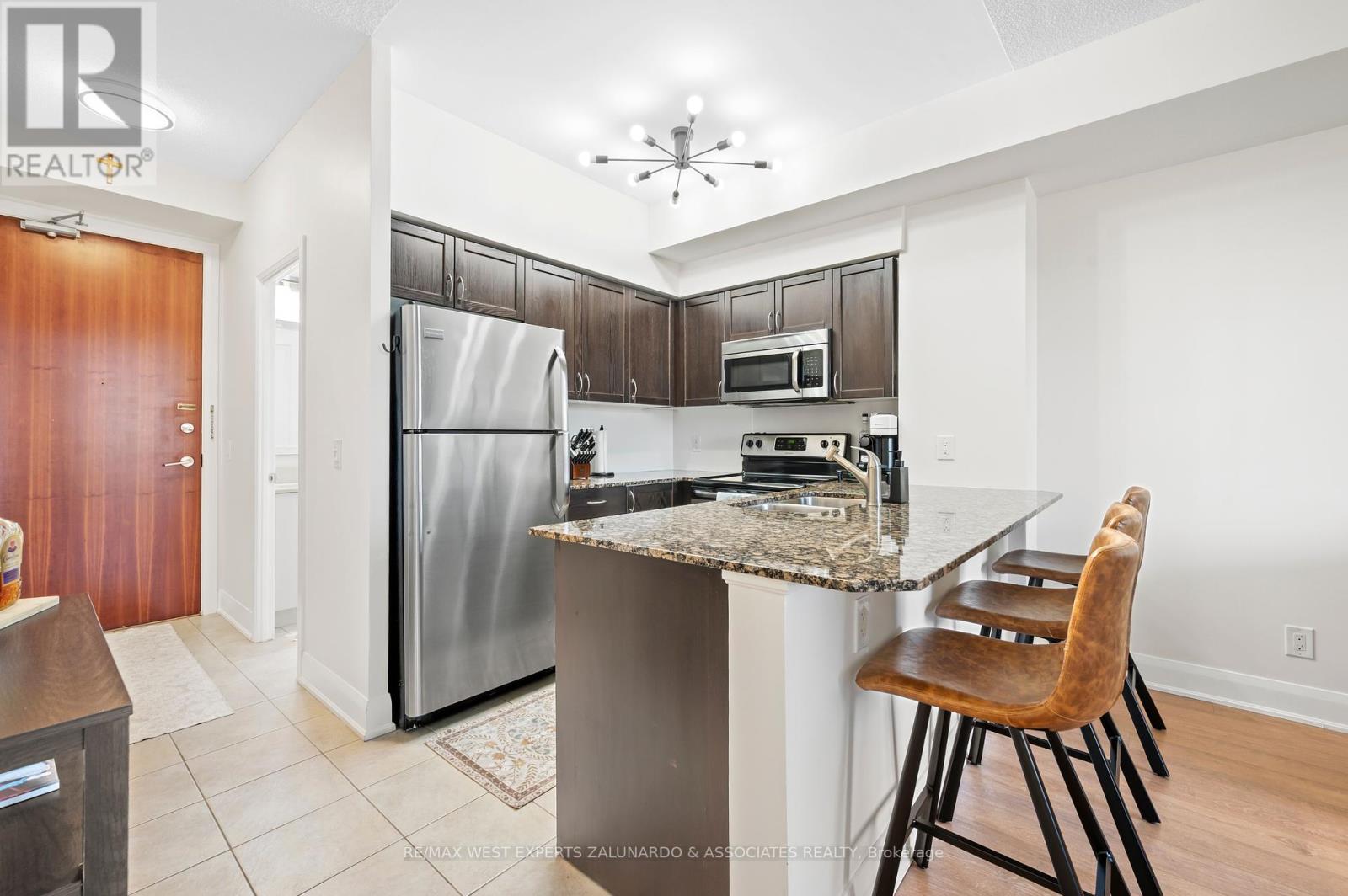 412 - 4700 Highway 7 Road, Vaughan (East Woodbridge), Ontario  L4L 0B4 - Photo 15 - N12409497