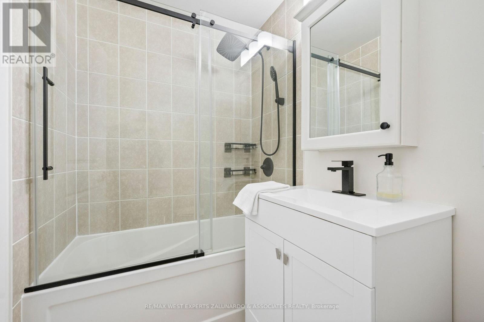 412 - 4700 Highway 7 Road, Vaughan (East Woodbridge), Ontario  L4L 0B4 - Photo 20 - N12409497
