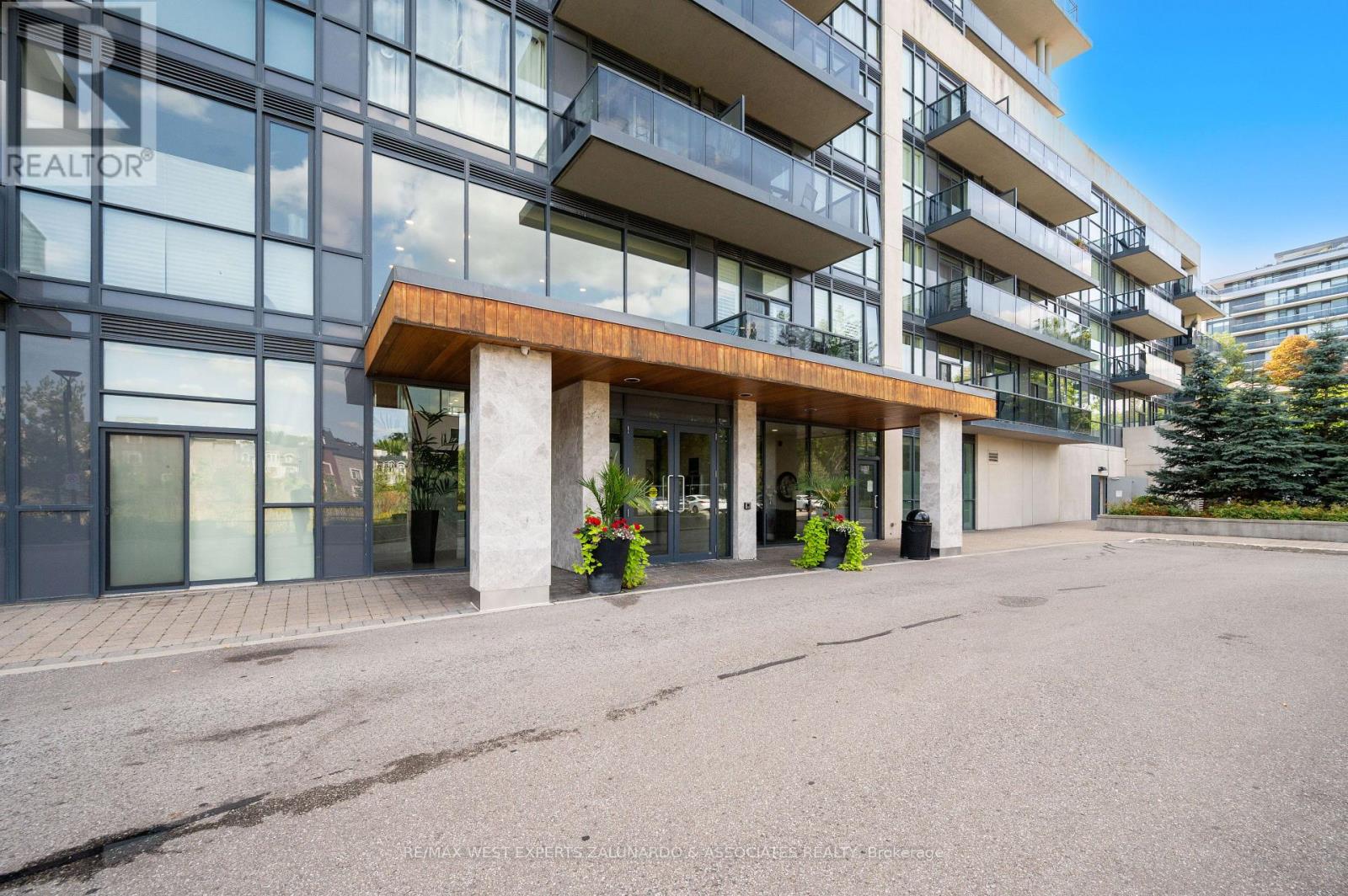 412 - 4700 Highway 7 Road, Vaughan (East Woodbridge), Ontario  L4L 0B4 - Photo 4 - N12409497