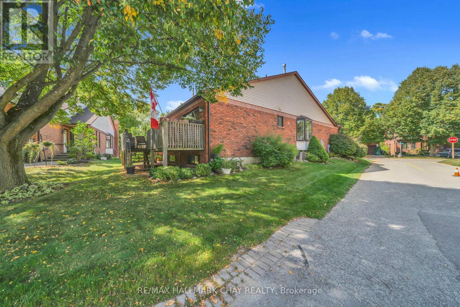 37 Riverview Road, New Tecumseth, Ontario  L9R 1R9 - Photo 2 - N12409544