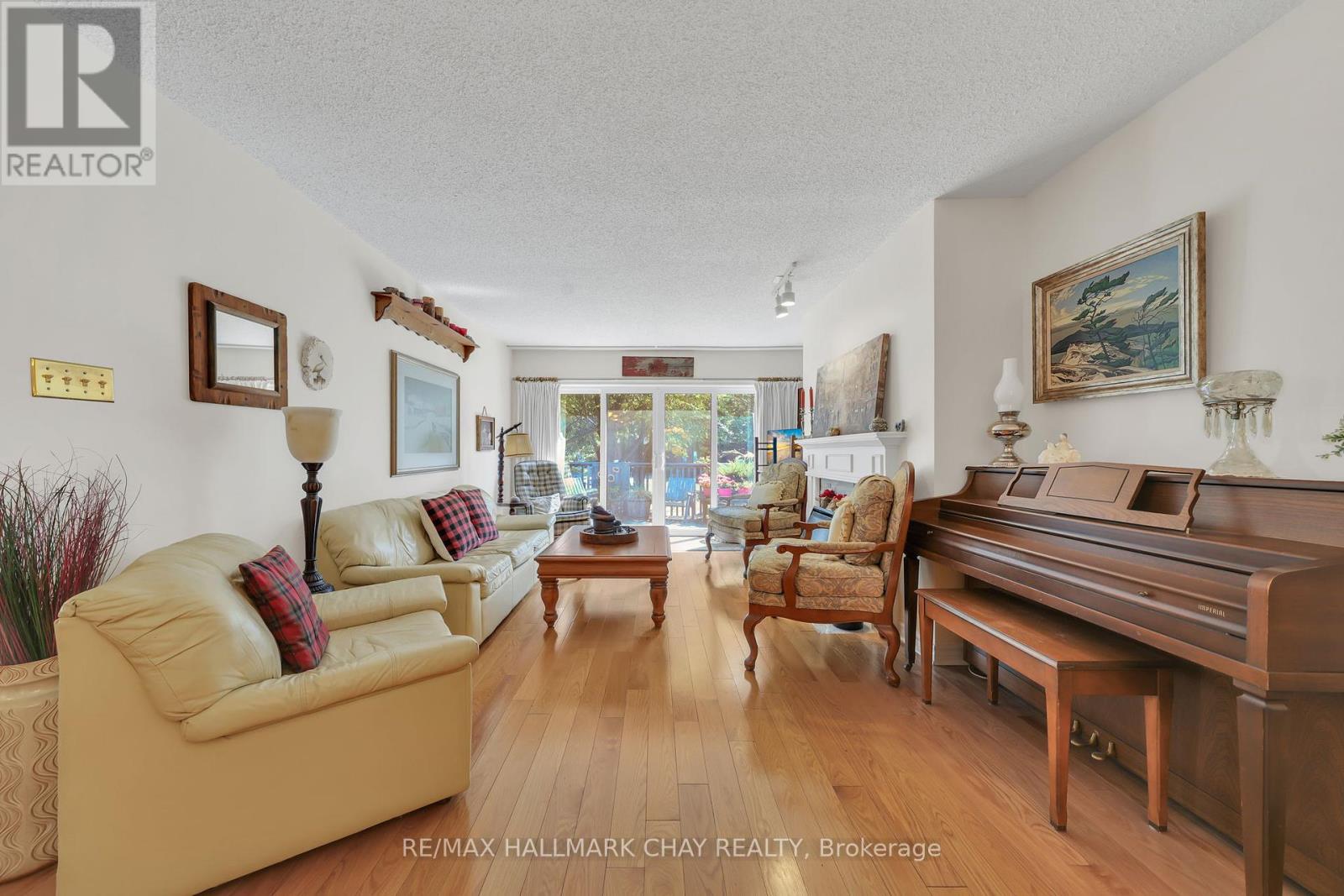 37 Riverview Road, New Tecumseth, Ontario  L9R 1R9 - Photo 8 - N12409544