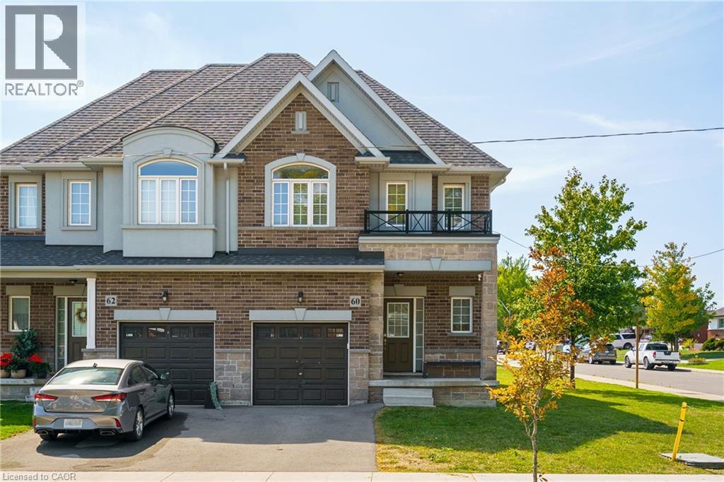 60 Bobolink Road, Hamilton, Ontario  L9A 2P5 - Photo 1 - 40770776