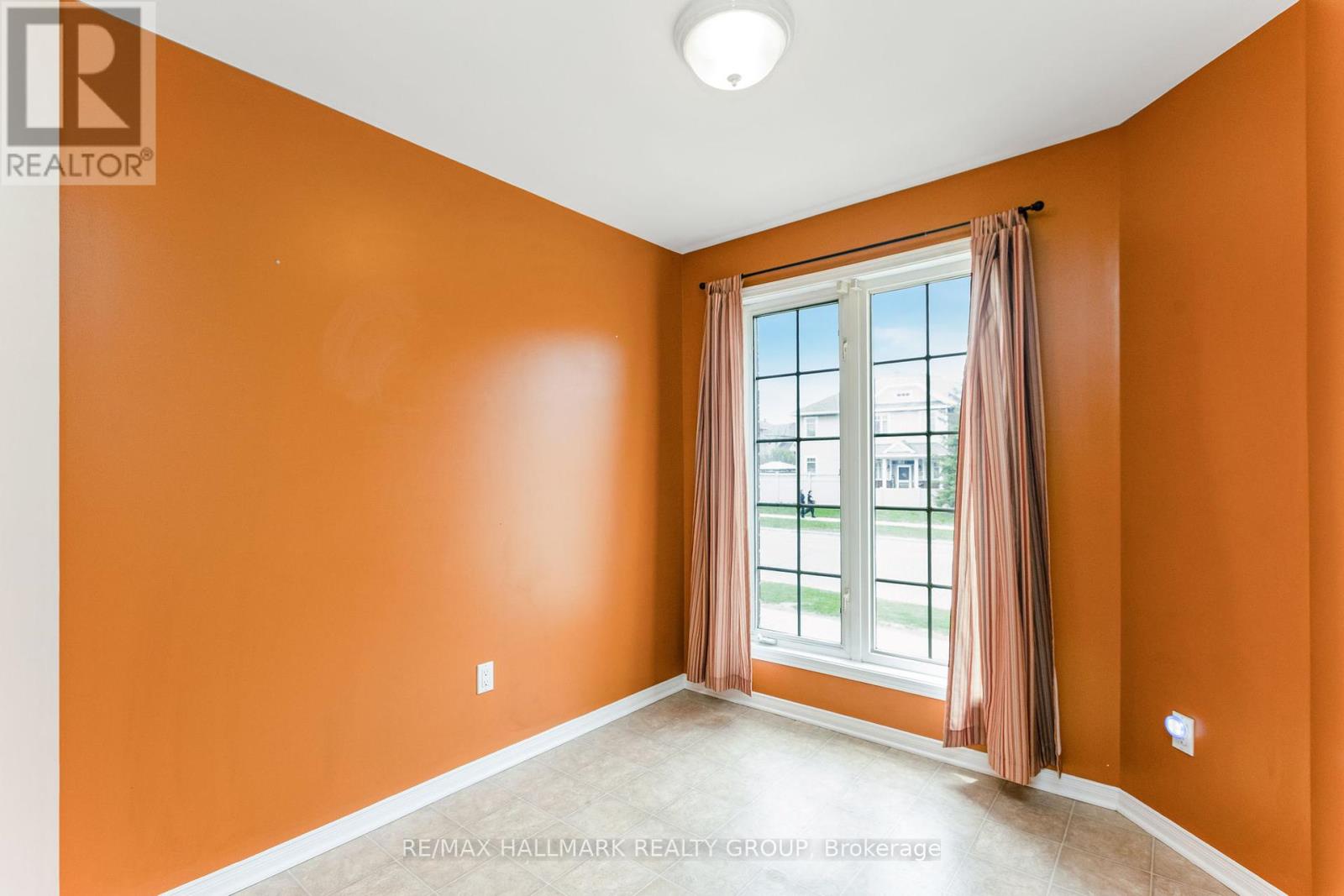 896 Longfields Drive, Ottawa, Ontario  K2J 5K6 - Photo 5 - X12244951