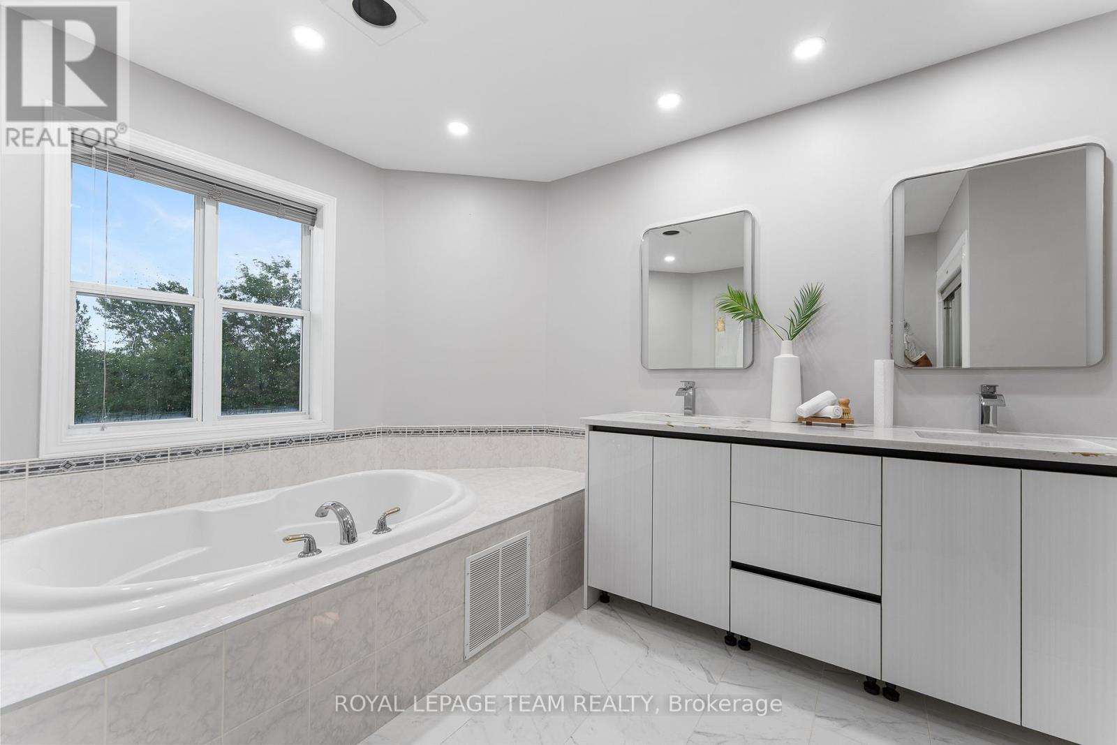 7474 Mitch Owens Road, Ottawa, Ontario  K4P 1K9 - Photo 29 - X12408226