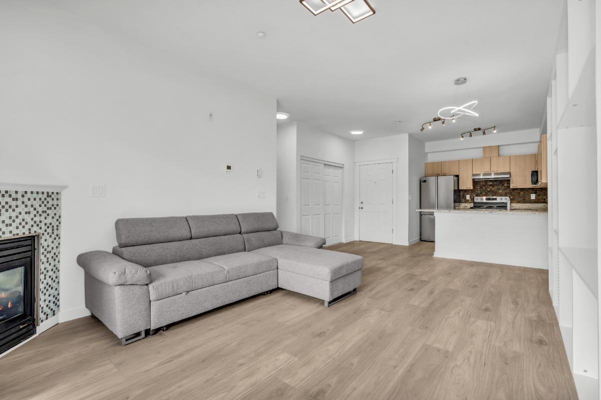 211 12083 92a Avenue, Surrey, British Columbia  V3V 8C8 - Photo 17 - R3049067