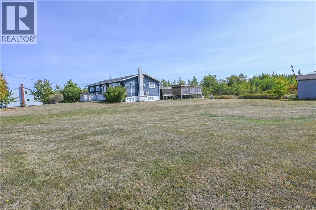 103 Rue Du Pêcheur N. Street, Lamèque, New Brunswick  E8T 1K6 - Photo 11 - NB120017