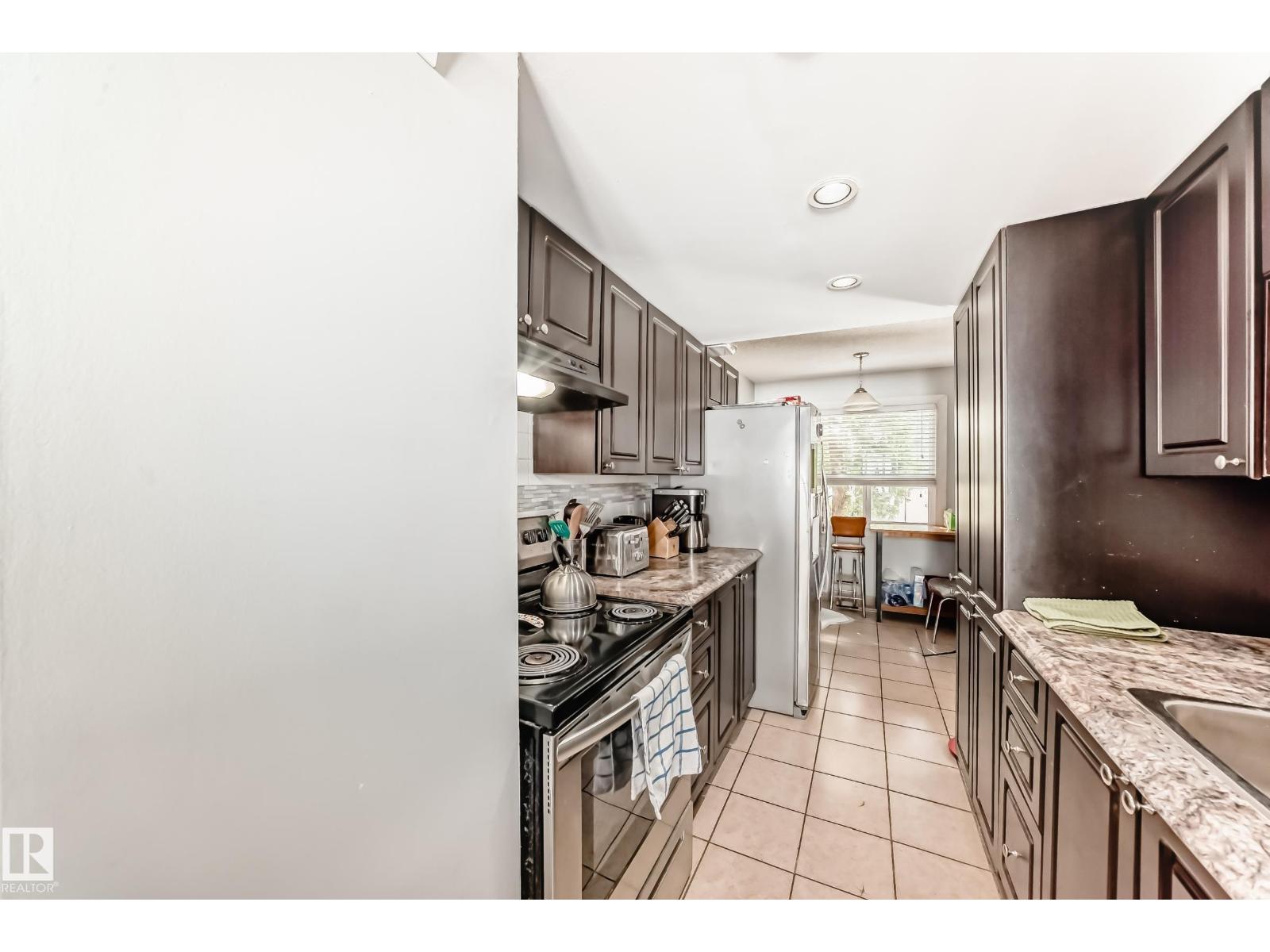 53 Lakewood Vg Nw, Edmonton, Alberta  T6K 2B3 - Photo 10 - E4458125