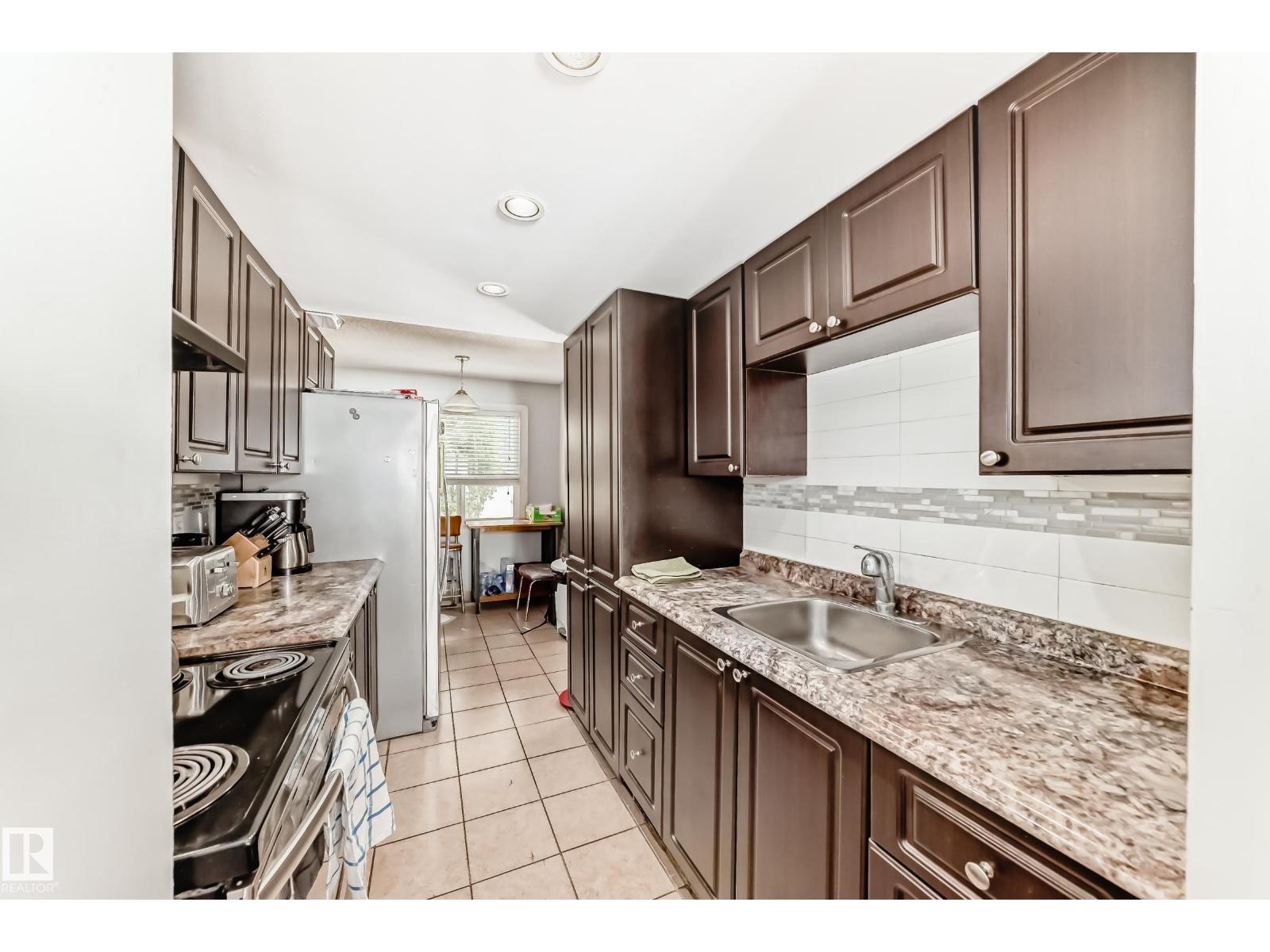 53 Lakewood Vg Nw, Edmonton, Alberta  T6K 2B3 - Photo 11 - E4458125