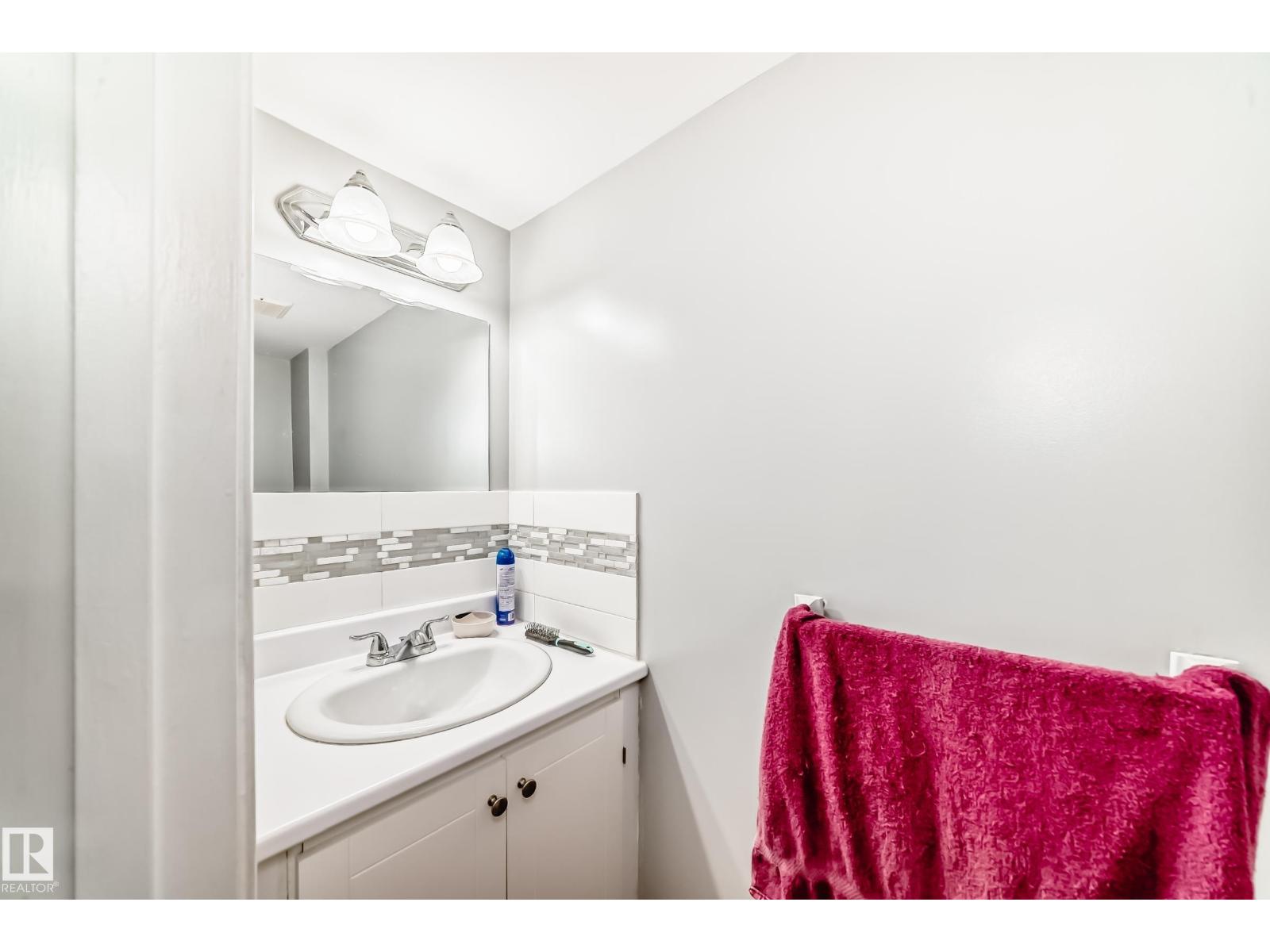 53 Lakewood Vg Nw, Edmonton, Alberta  T6K 2B3 - Photo 18 - E4458125