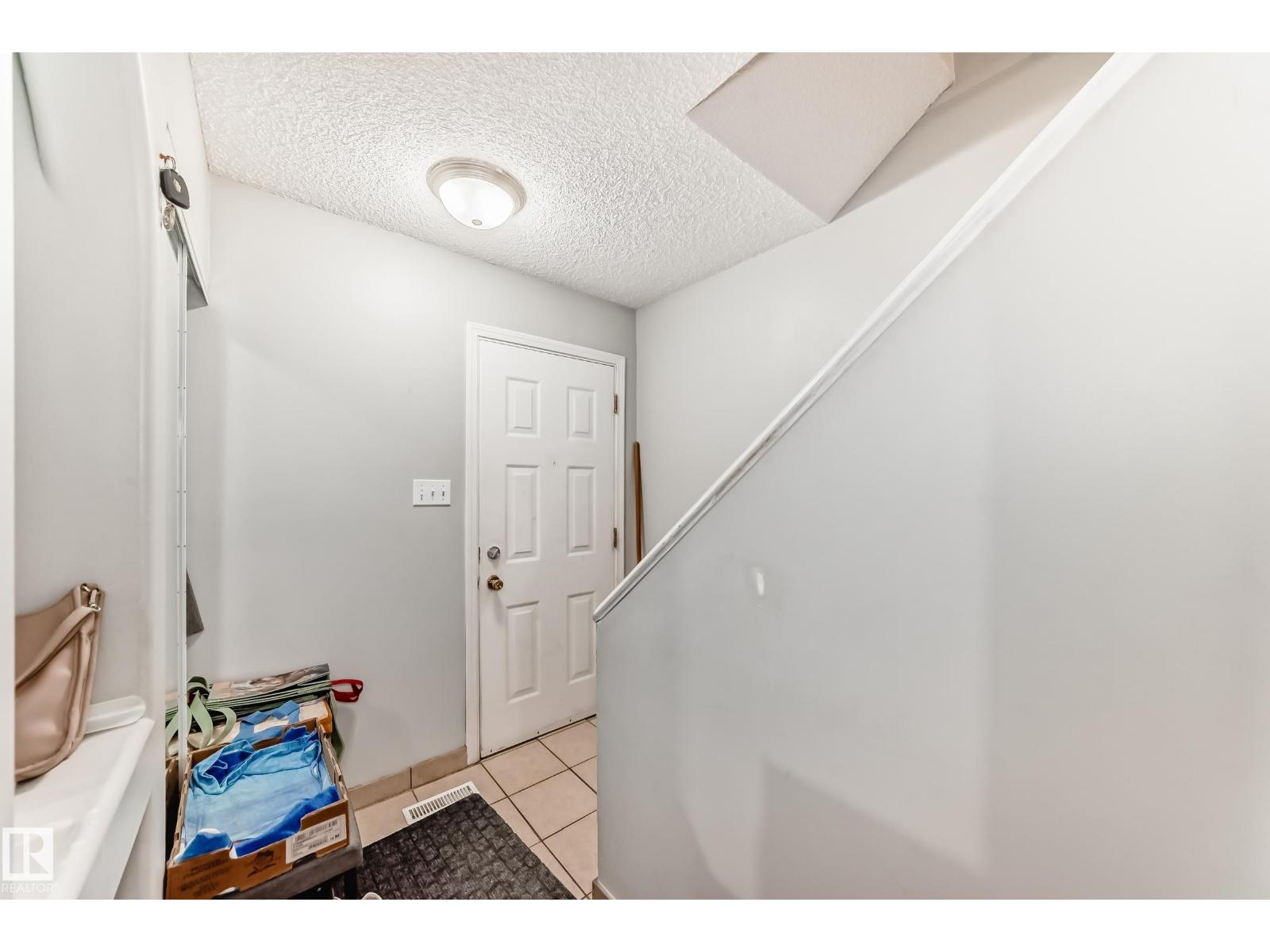 53 Lakewood Vg Nw, Edmonton, Alberta  T6K 2B3 - Photo 5 - E4458125