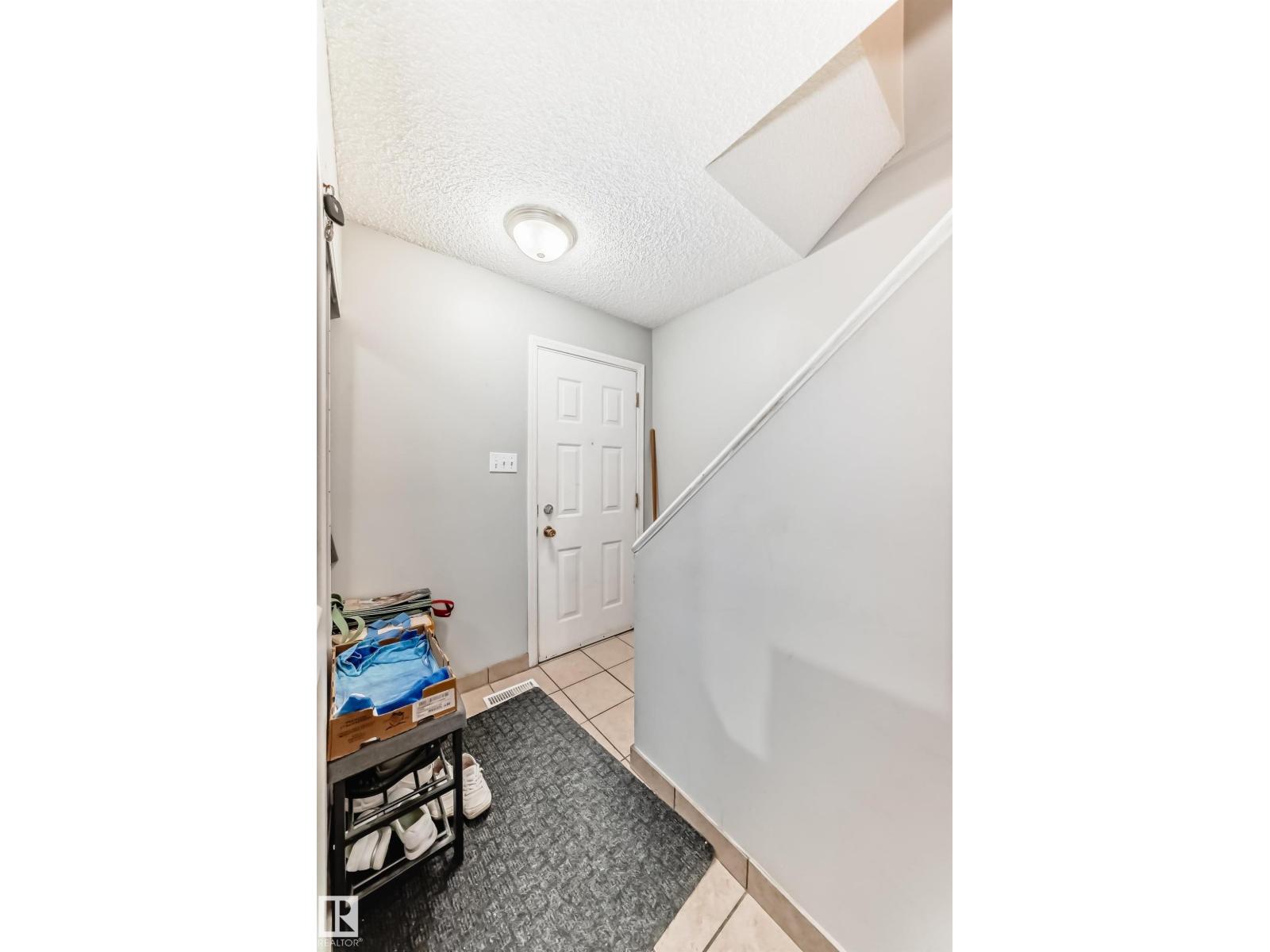 53 Lakewood Vg Nw, Edmonton, Alberta  T6K 2B3 - Photo 6 - E4458125