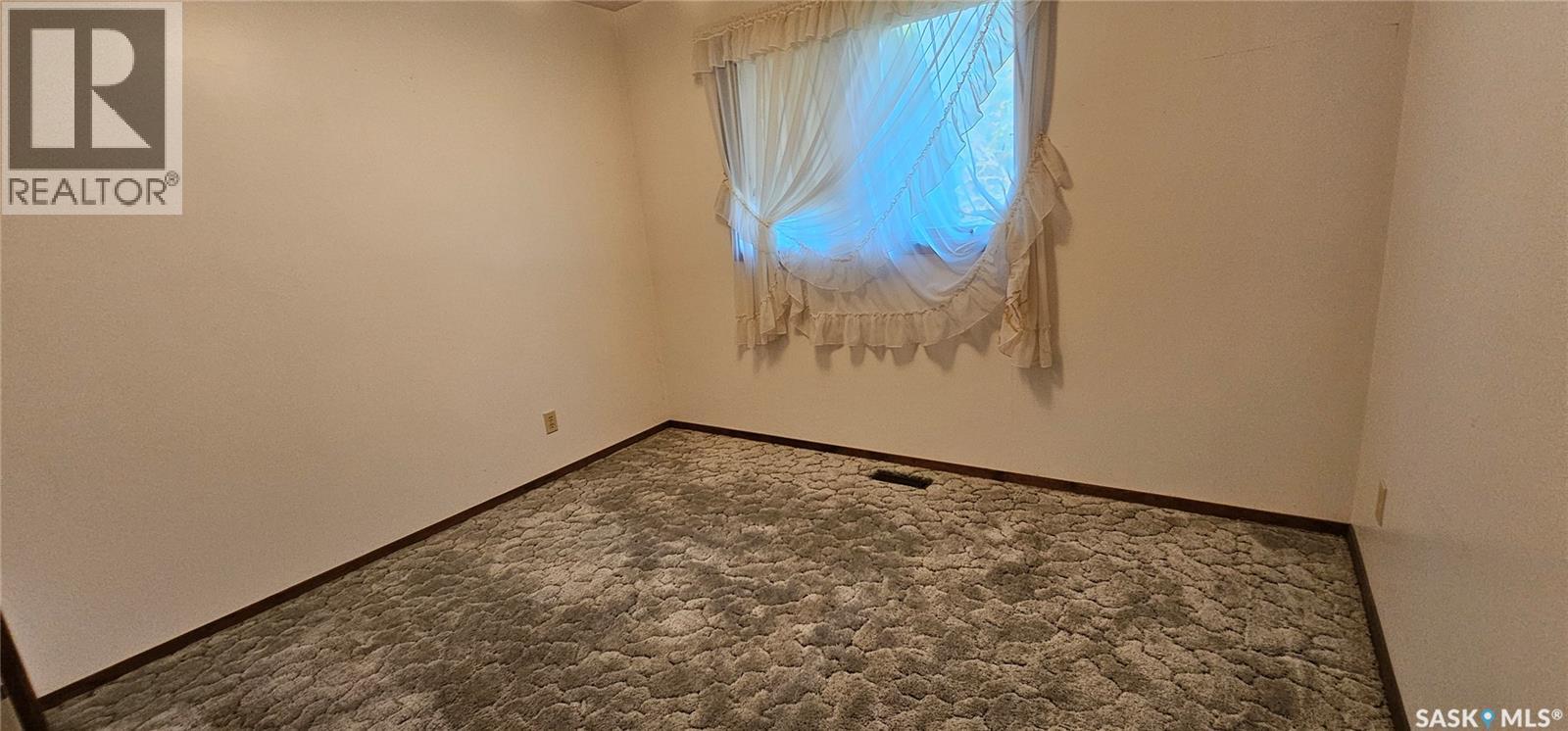 28 Kennedy Street, Mistatim, Saskatchewan  S0E 1B0 - Photo 18 - SK018619