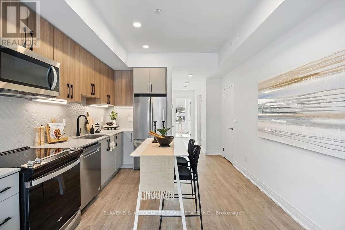 23 - 15 Brenthall Avenue, Toronto, Ontario  M2R 1W1 - Photo 4 - C12409560