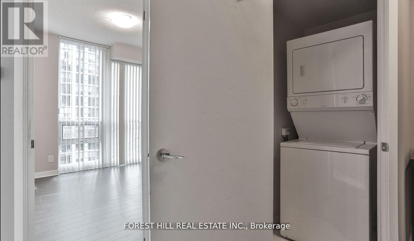 2605 - 18 Harbour Street, Toronto, Ontario  M5J 2Z6 - Photo 13 - C12409623