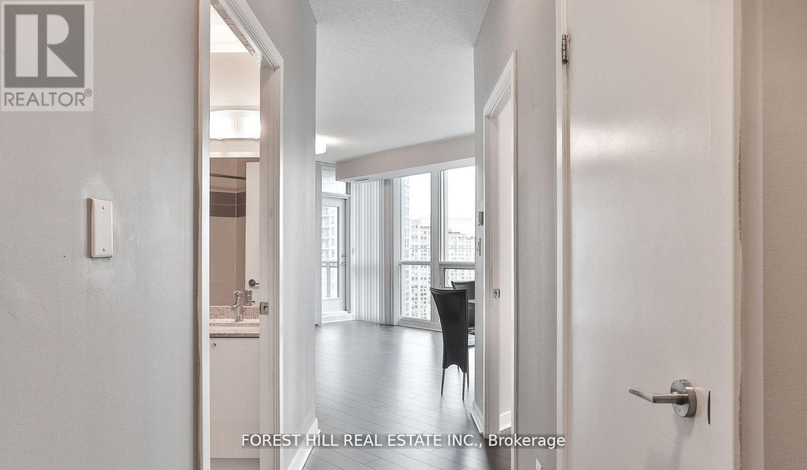 2605 - 18 Harbour Street, Toronto, Ontario  M5J 2Z6 - Photo 14 - C12409623