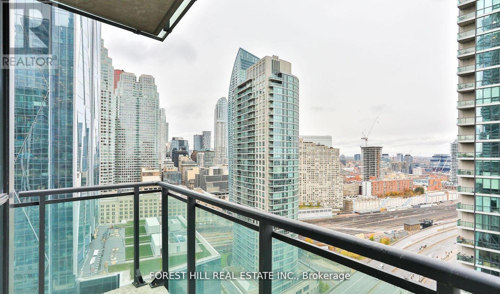 2605 - 18 Harbour Street, Toronto, Ontario  M5J 2Z6 - Photo 5 - C12409623