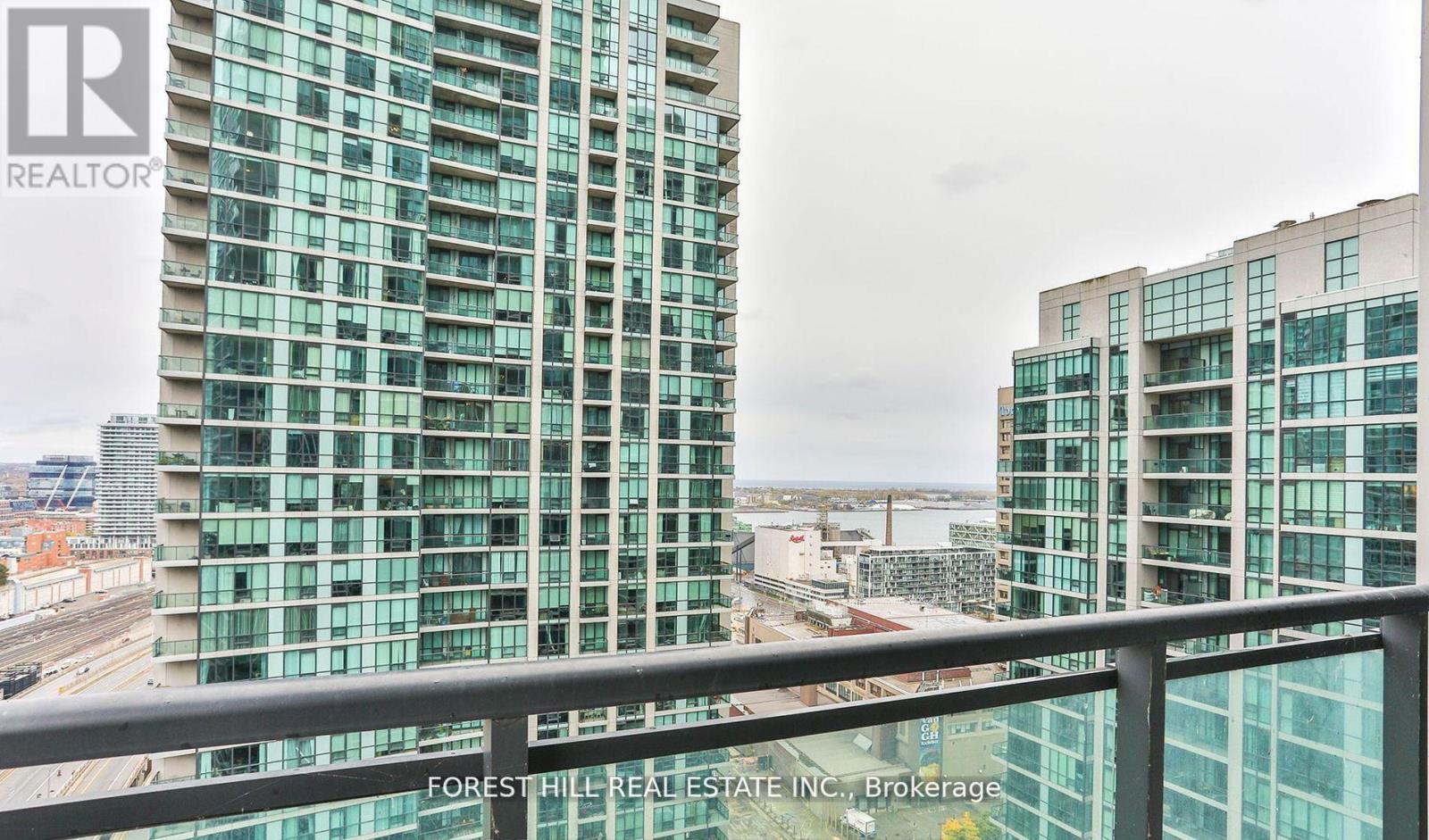 2605 - 18 Harbour Street, Toronto, Ontario  M5J 2Z6 - Photo 6 - C12409623