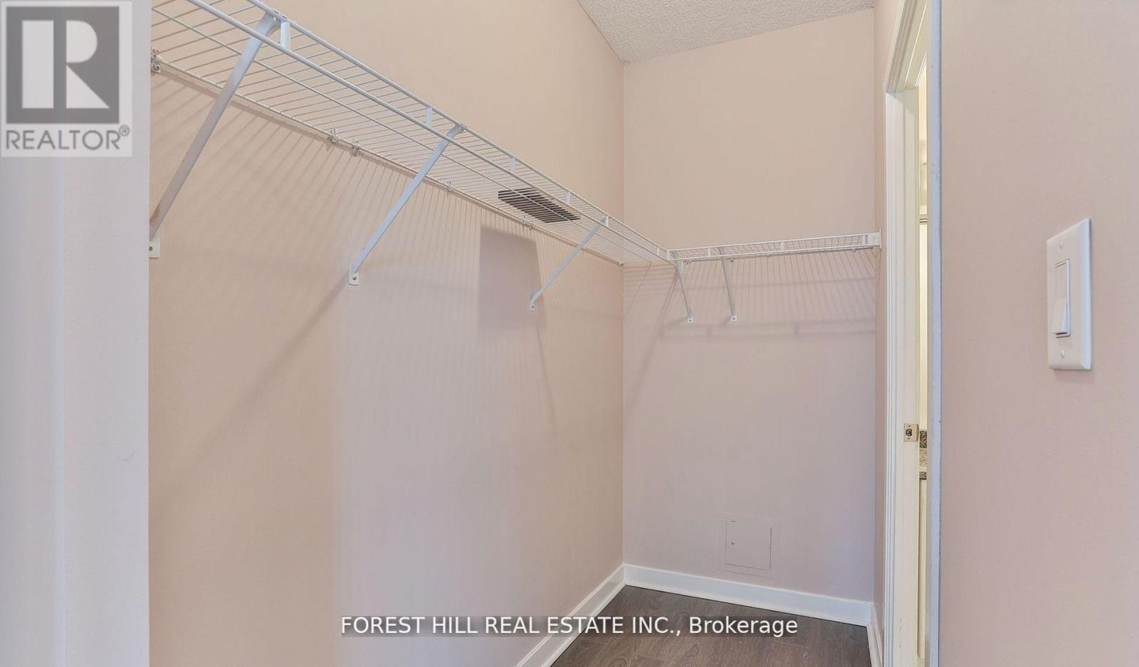 2605 - 18 Harbour Street, Toronto, Ontario  M5J 2Z6 - Photo 8 - C12409623