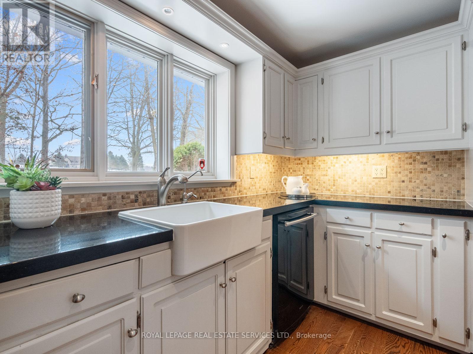 15754 Heart Lake Road, Caledon, Ontario  L7C 2L2 - Photo 10 - W12409465