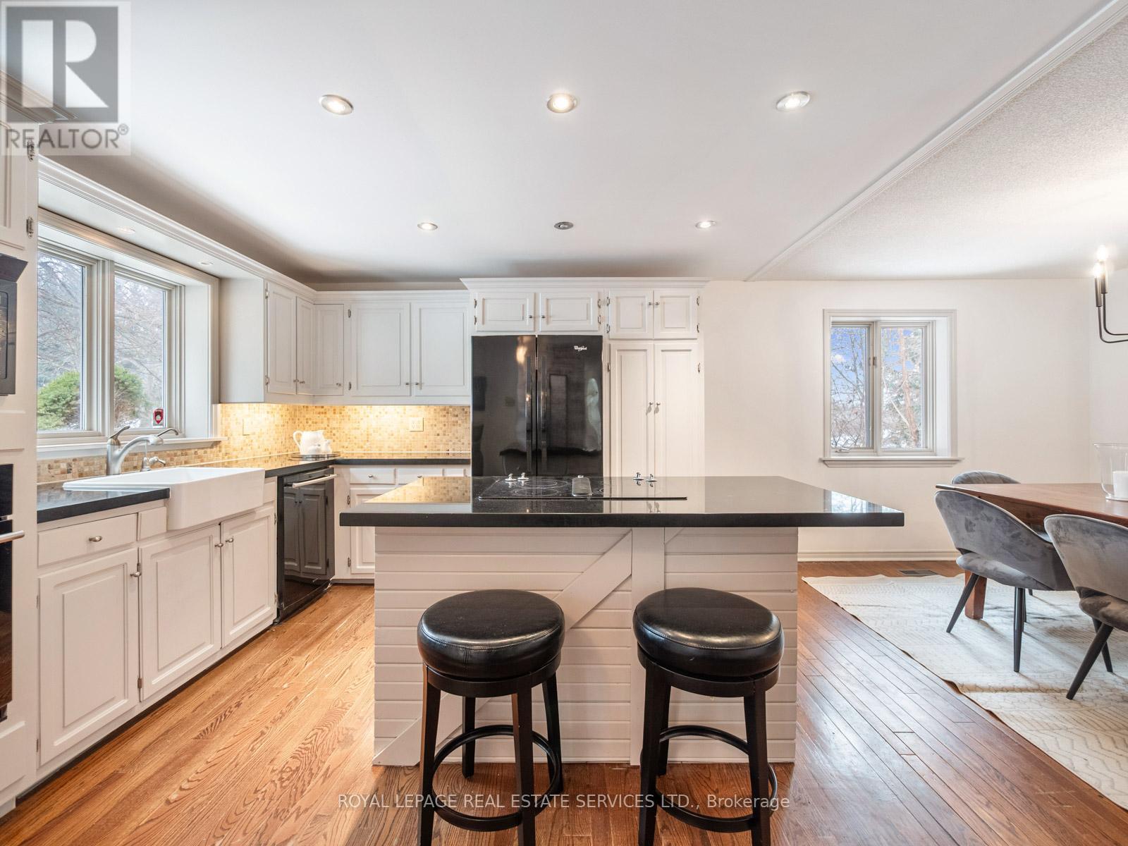 15754 Heart Lake Road, Caledon, Ontario  L7C 2L2 - Photo 7 - W12409465