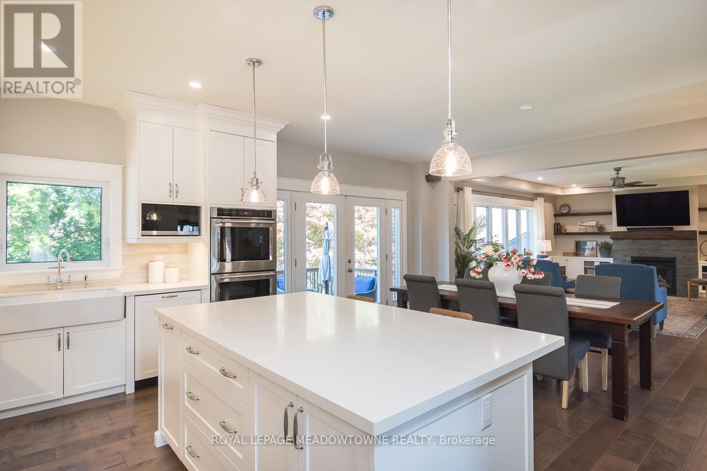 29 Barton Street, Milton, Ontario  L9T 1C7 - Photo 11 - W12409466