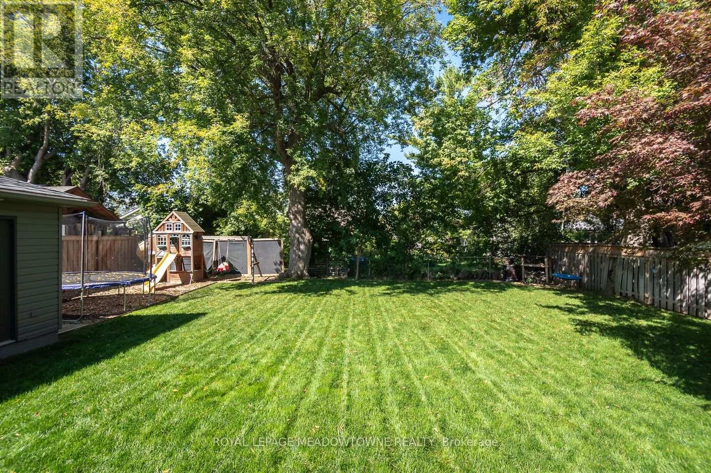 29 Barton Street, Milton, Ontario  L9T 1C7 - Photo 38 - W12409466