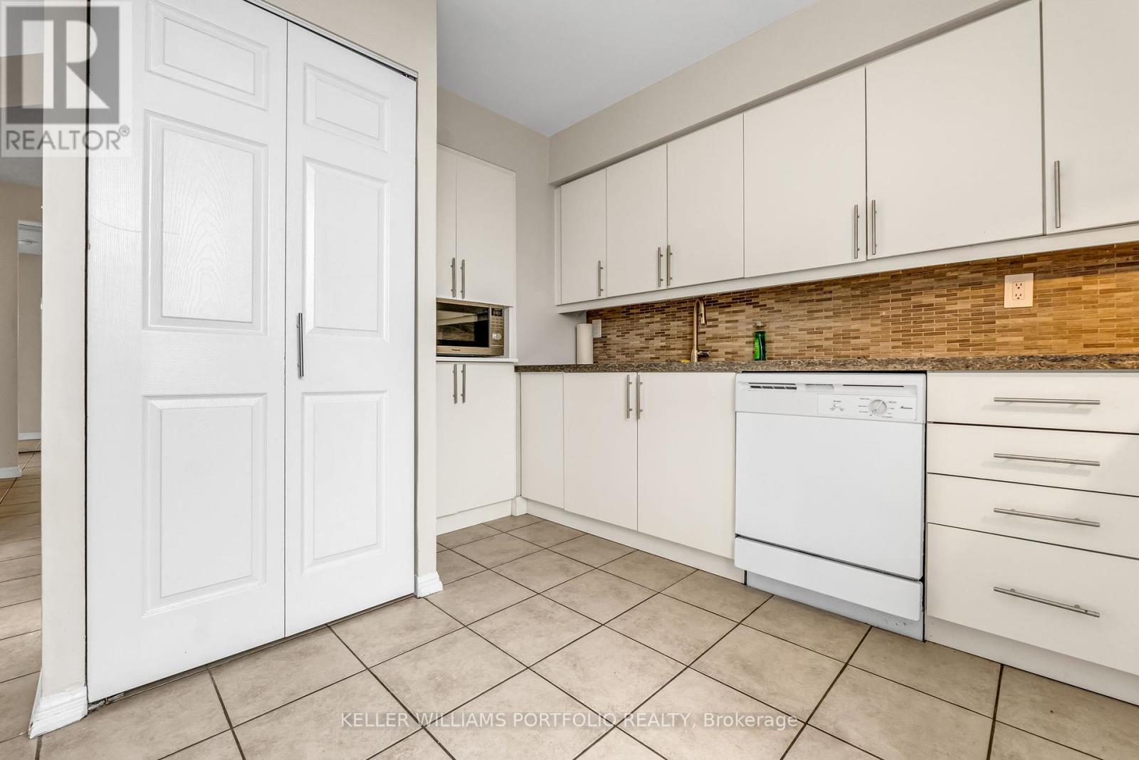 501 - 10 Laurelcrest Street, Brampton, Ontario  L6S 5Y3 - Photo 13 - W12409507