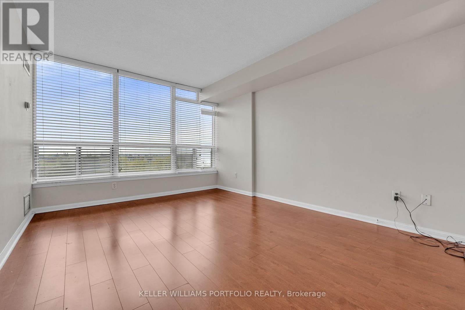 501 - 10 Laurelcrest Street, Brampton, Ontario  L6S 5Y3 - Photo 5 - W12409507